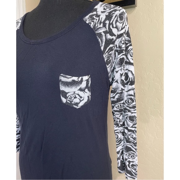 Sale 3 for $10 - Rose Color Block 3/4 Sleeve Top with Rose Design Pocket - Picture 4 of 8